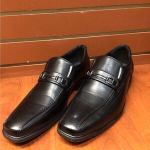 Elegant Black Leather Slip-On Loafers